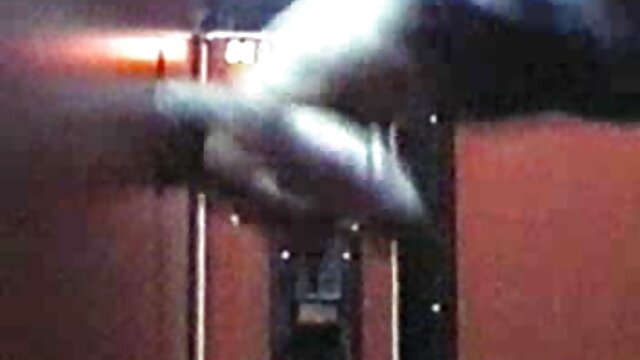 ఒక వ్యక్తి సెక్స్ వీడియో తెలుగు సాంగ్స్ నల్లజాతి మరియు తెల్లటి కోడిపిల్లలను మరియు వాటి ముఖాలపై కమ్‌లను ఫక్ చేస్తాడు